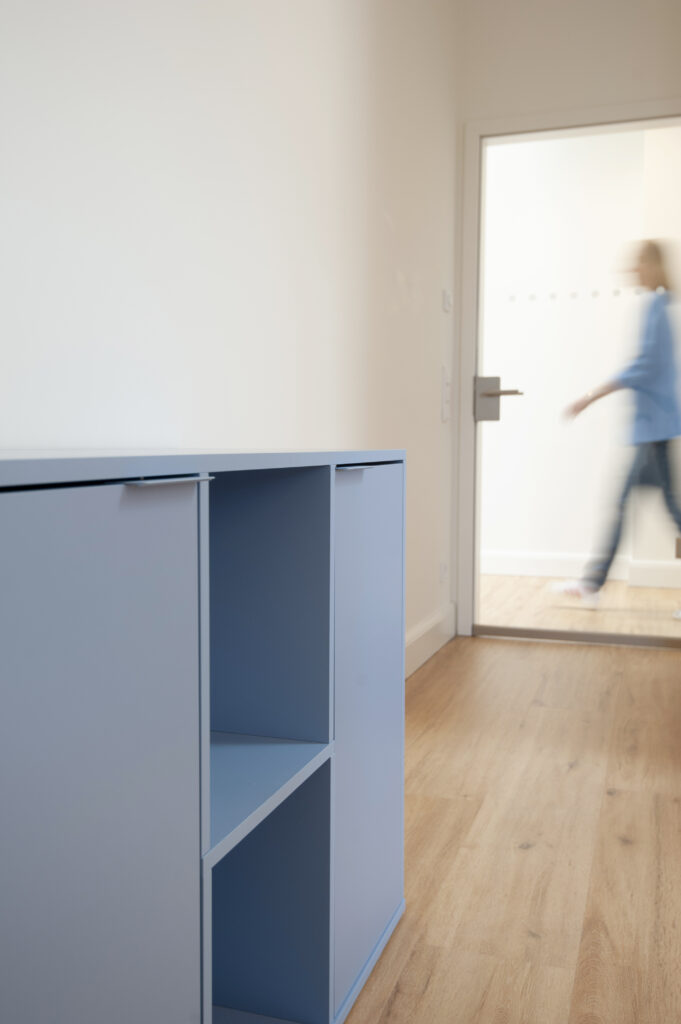 Blaues Sideboard